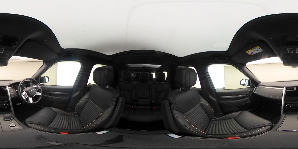 More views of Land Rover Discovery