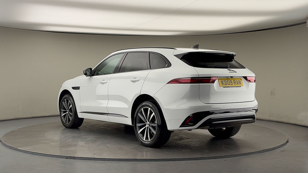 Jaguar F-PACE Image 2
