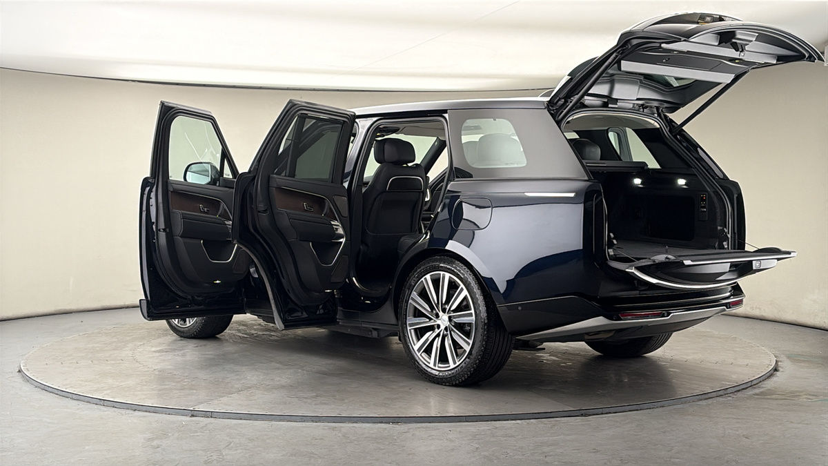 More views of Land Rover Range Rover