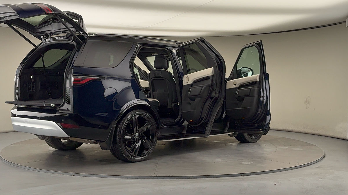 More views of Land Rover Discovery