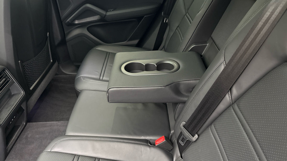 Porsche Cayenne Image 9