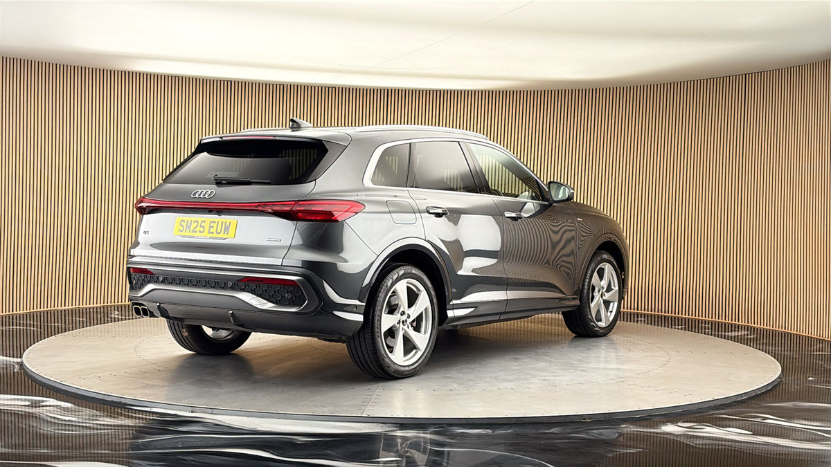 More views of Audi Q5