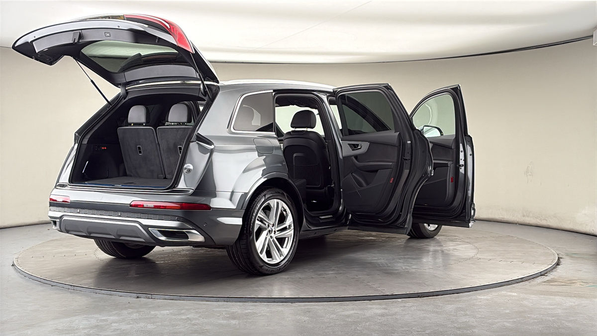 More views of Audi Q7