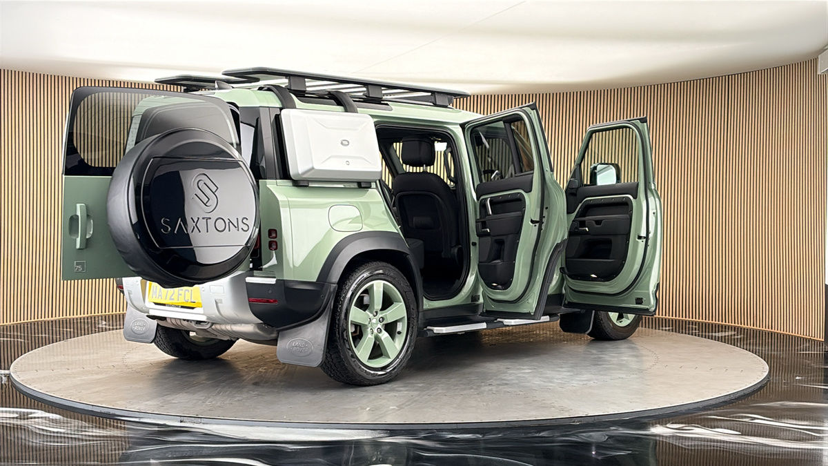 More views of Land Rover Defender 110