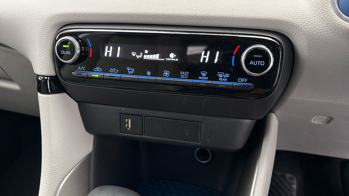 Toyota Yaris Image 9