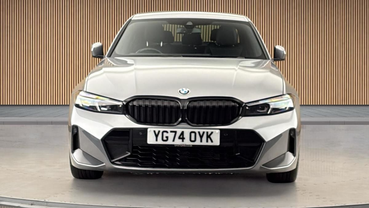 BMW 3 Series Image 3