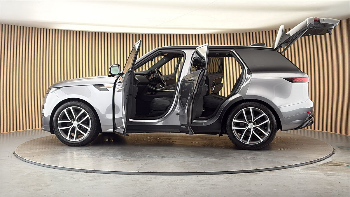 More views of Land Rover Range Rover Sport