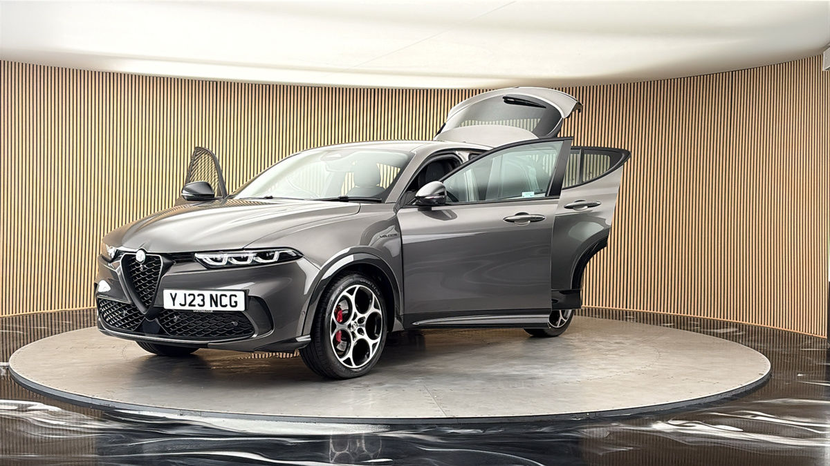 More views of Alfa Romeo Tonale