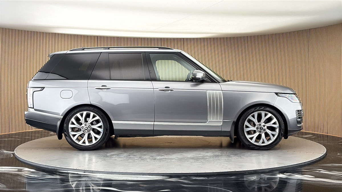 More views of Land Rover Range Rover
