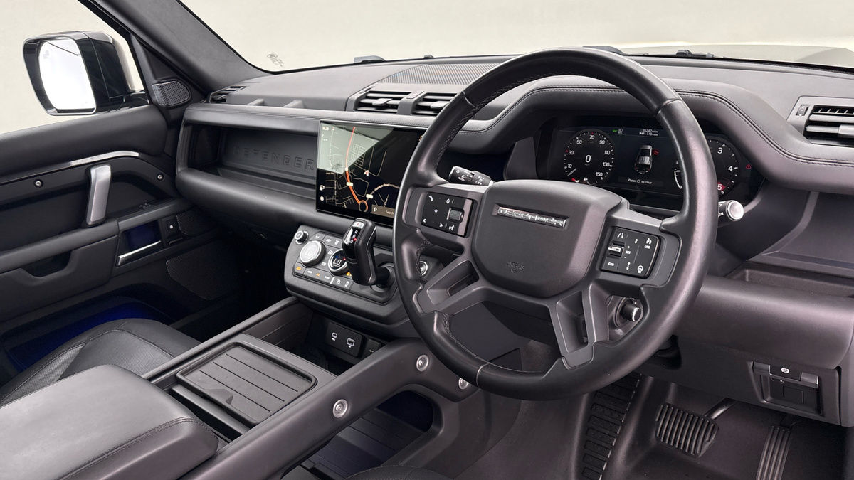 Land Rover Defender 110 Image 5