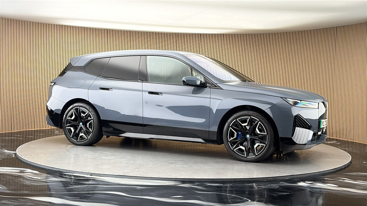 More views of BMW iX