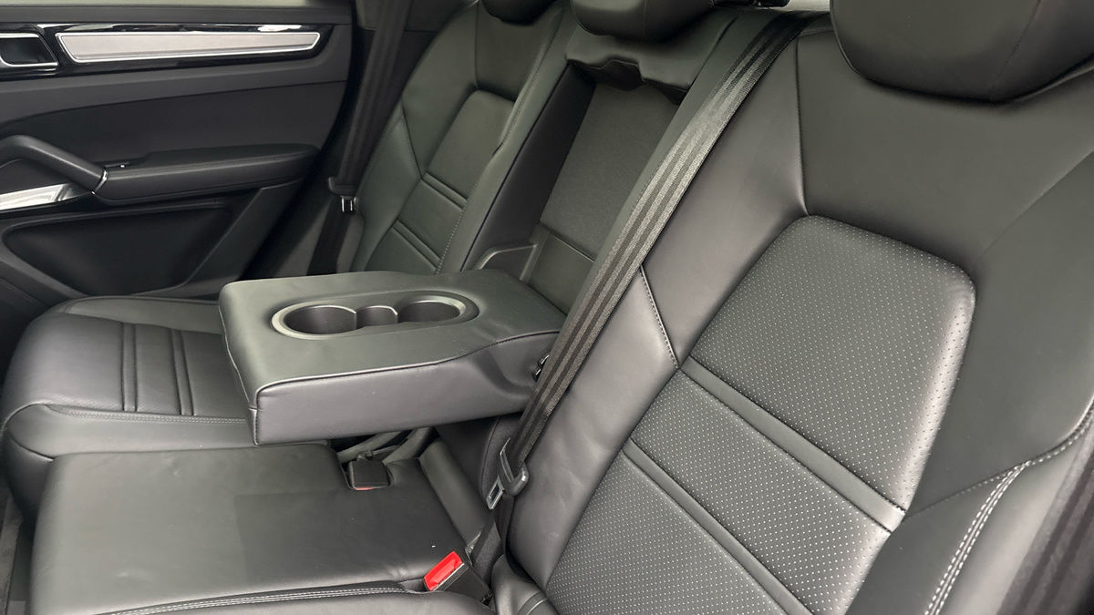 Porsche Cayenne Image 9
