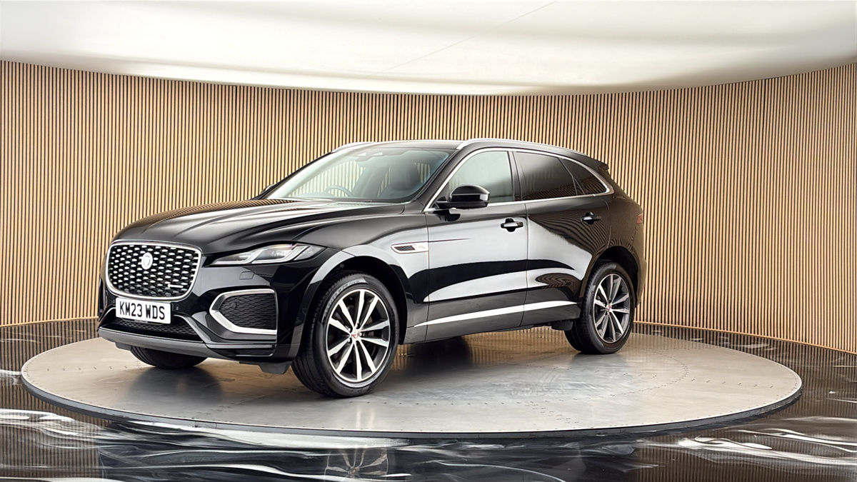 Jaguar F-PACE Image 20
