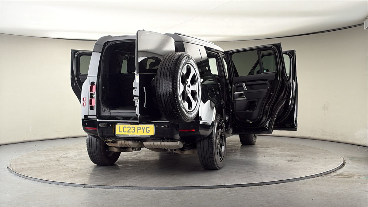 More views of Land Rover Defender 110
