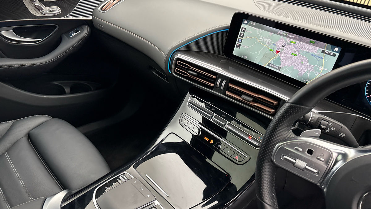 Mercedes-Benz EQC Image 19