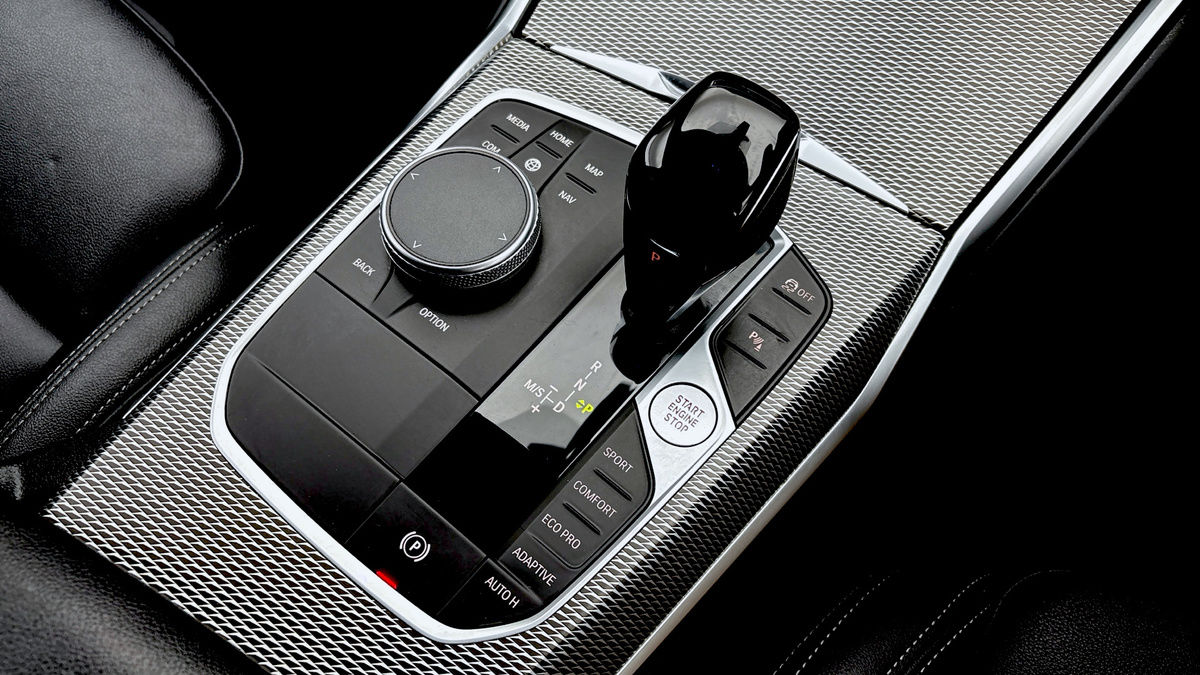 BMW 3 Series Image 6