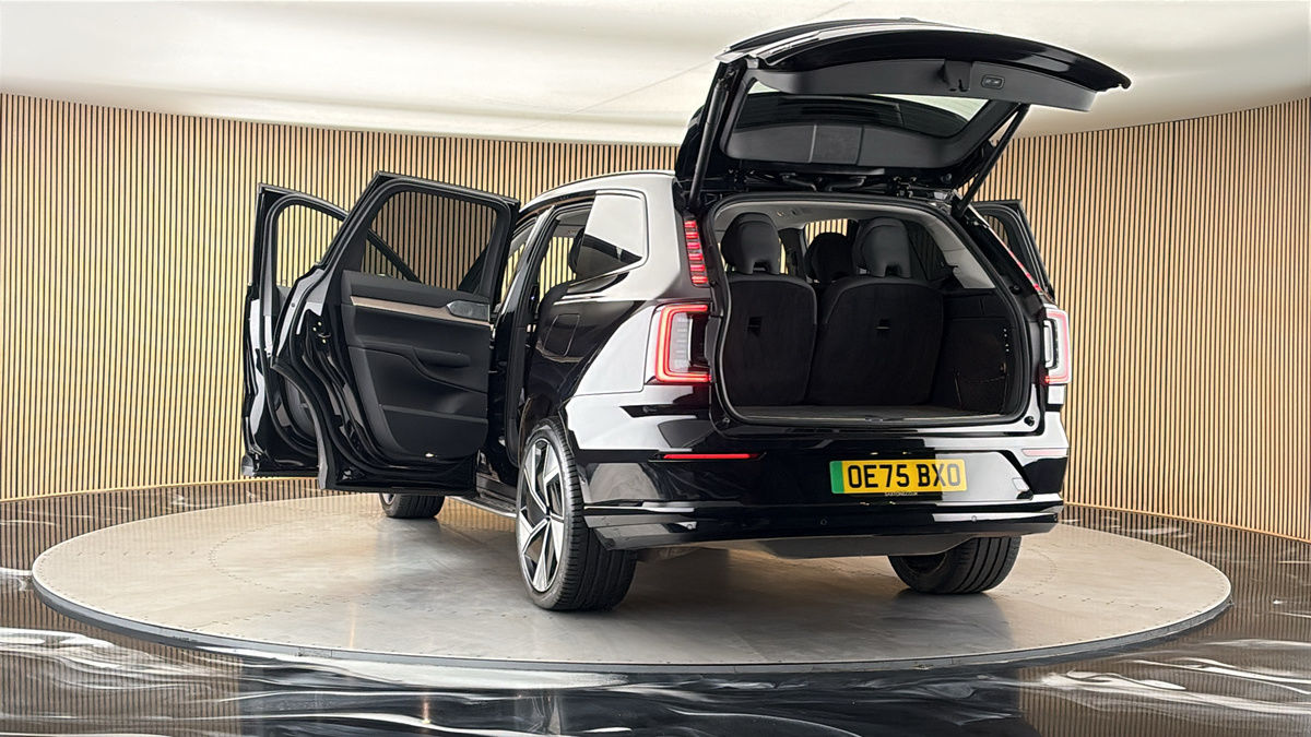 More views of Volvo EX90
