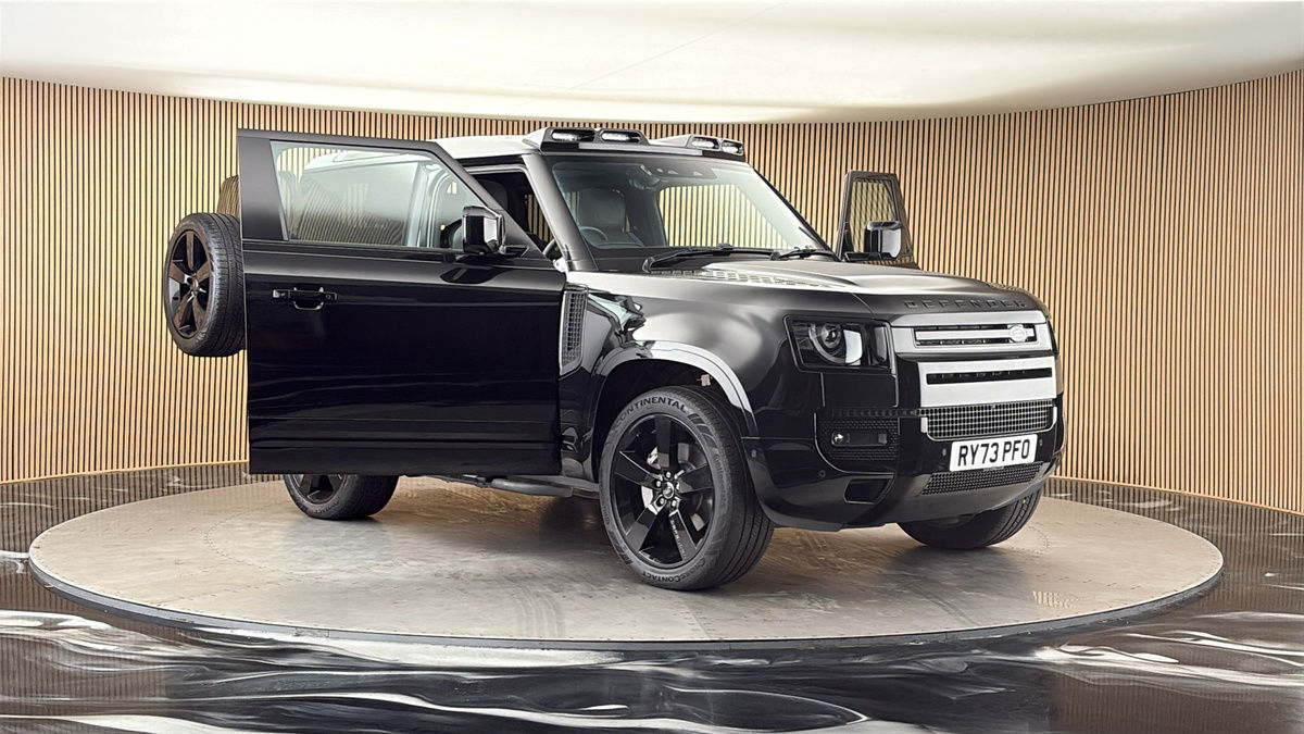 More views of Land Rover Defender 90