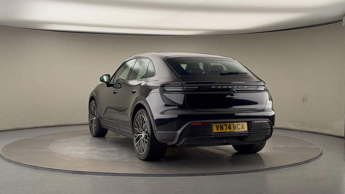 More views of Porsche Macan