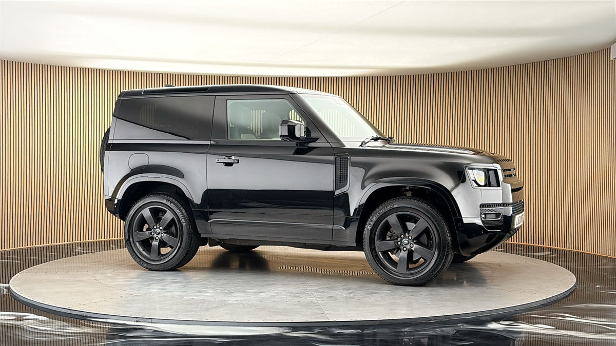 More views of Land Rover Defender 90