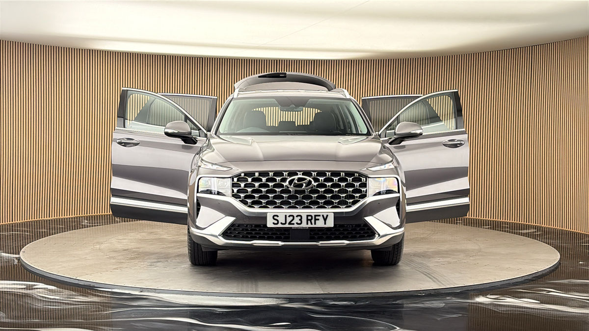 More views of Hyundai Santa Fe