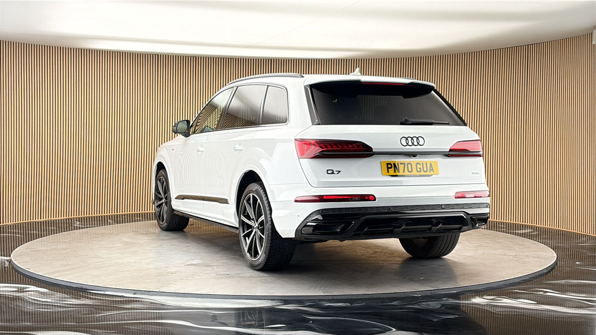More views of Audi Q7