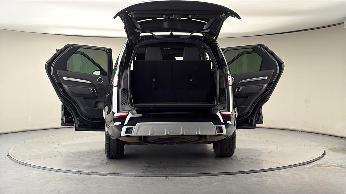 More views of Land Rover Discovery