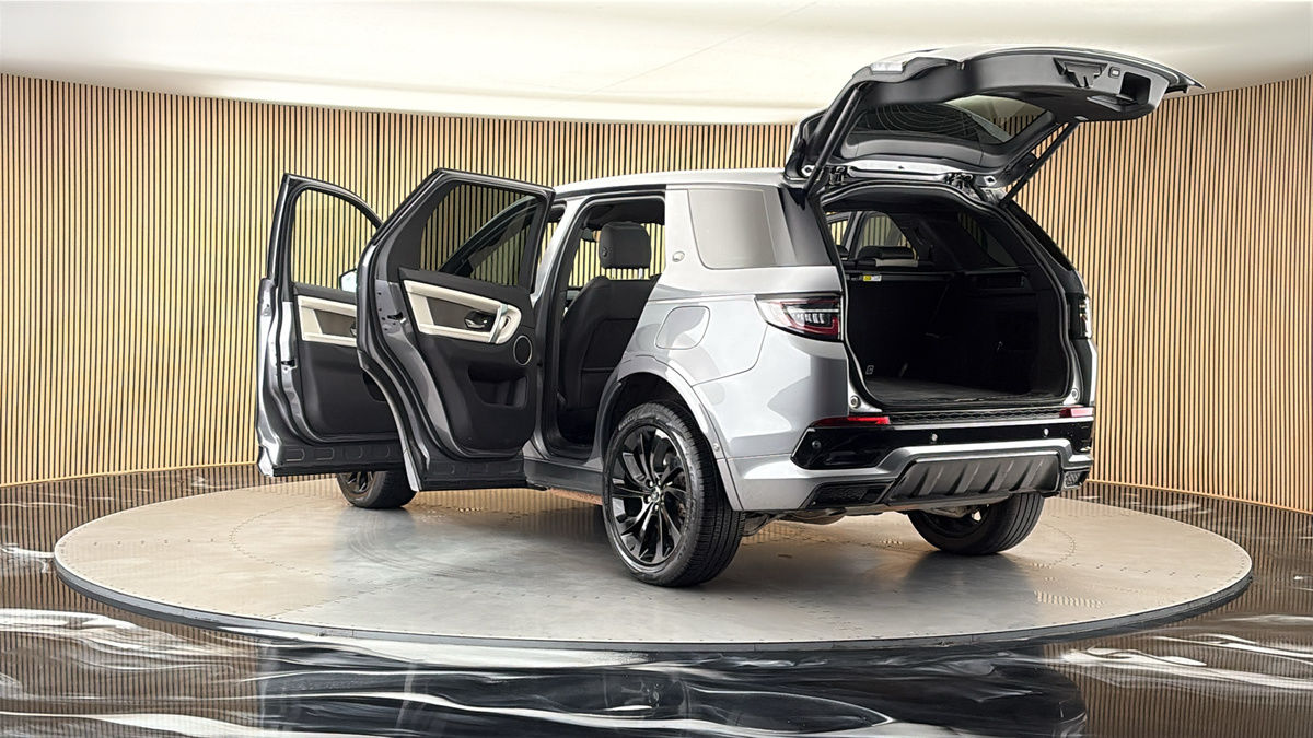 Land Rover Discovery Sport Image 23