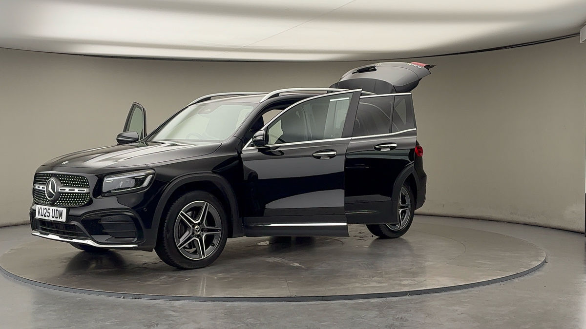 Mercedes-Benz GLB Image 22