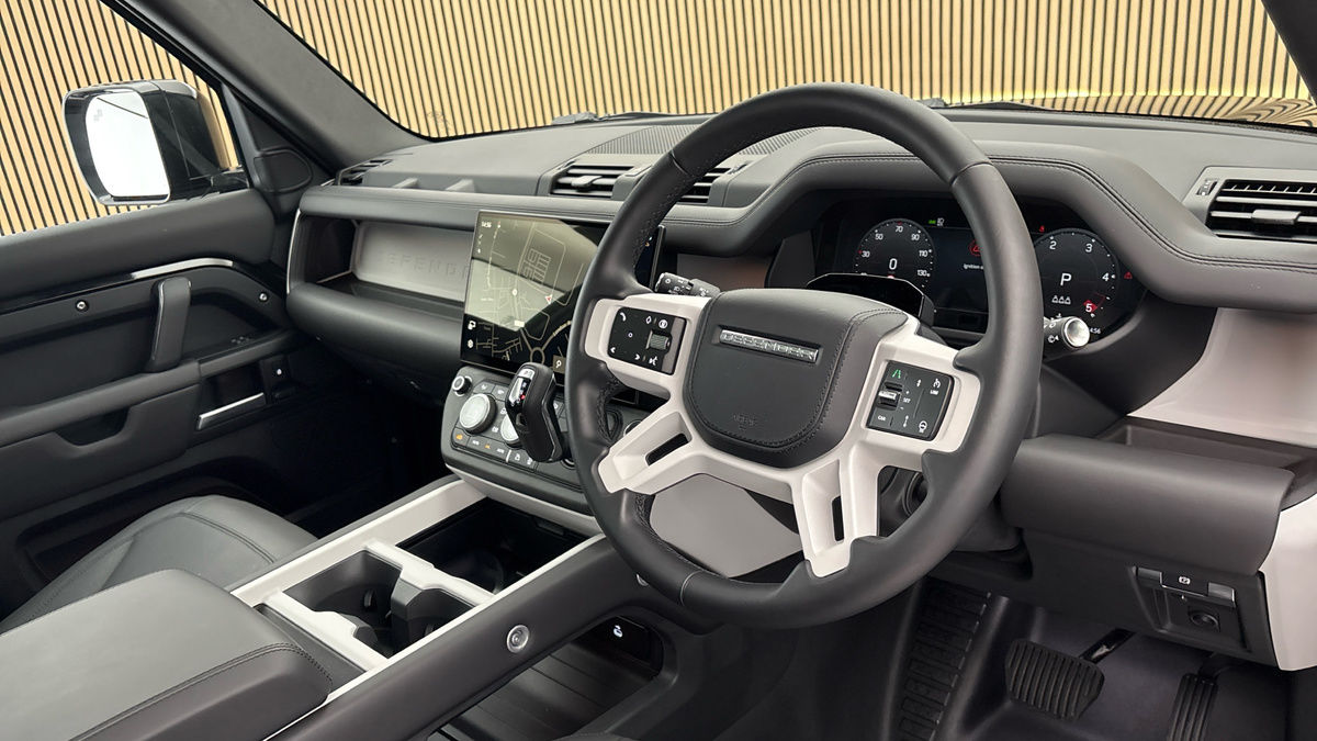 Land Rover Defender 110 Urban Image 5