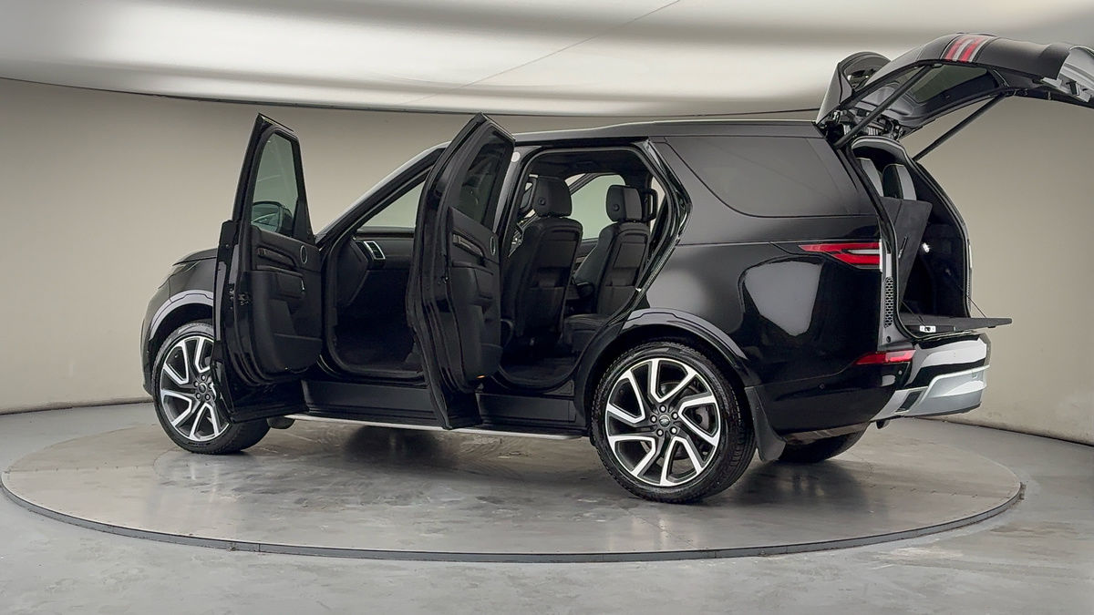 More views of Land Rover Discovery