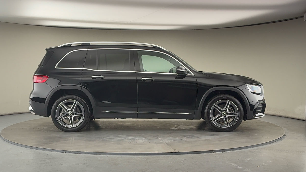 Mercedes-Benz GLB Image 16