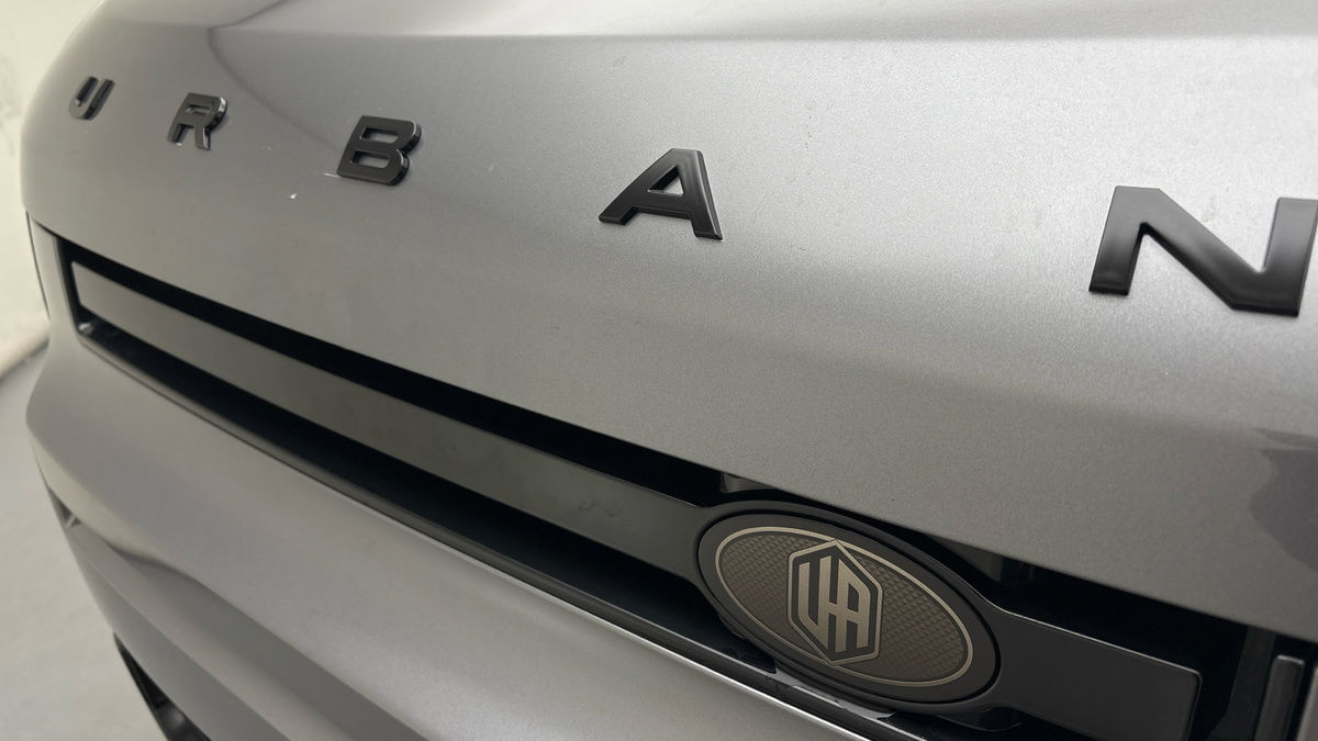 Land Rover Defender 130 Urban Image 24