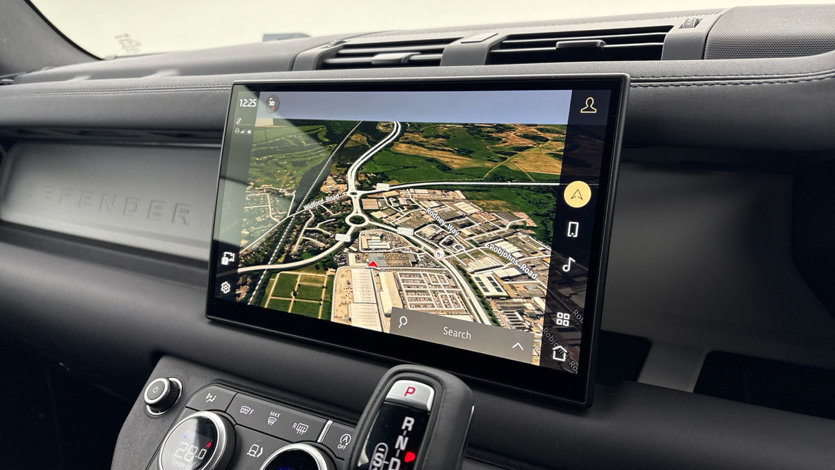 Land Rover Defender 90 Image 17