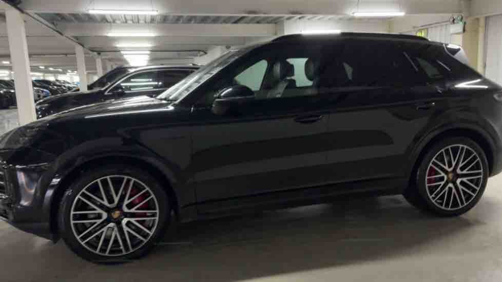 More views of Porsche Cayenne