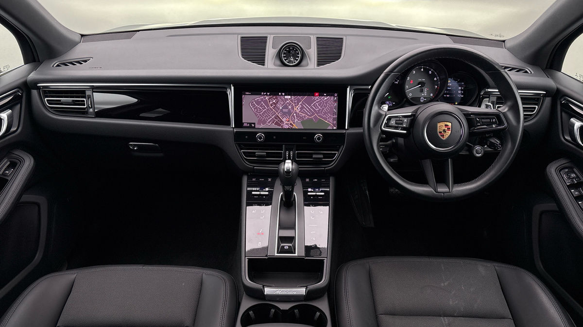 Porsche Macan Image 12