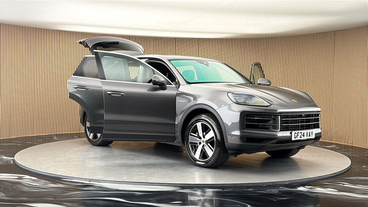 More views of Porsche Cayenne
