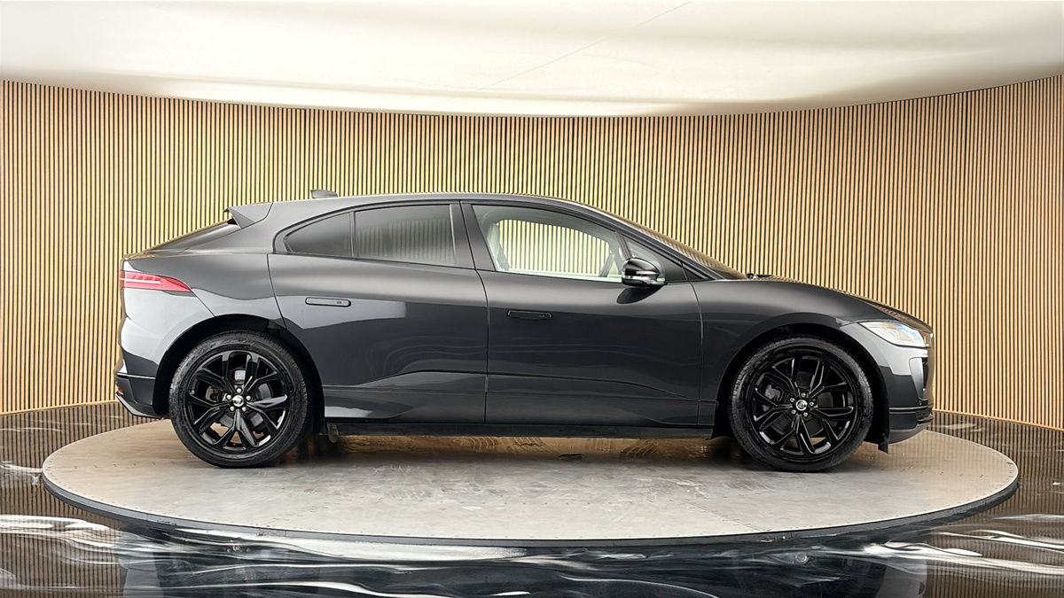 Jaguar I-PACE Image 16