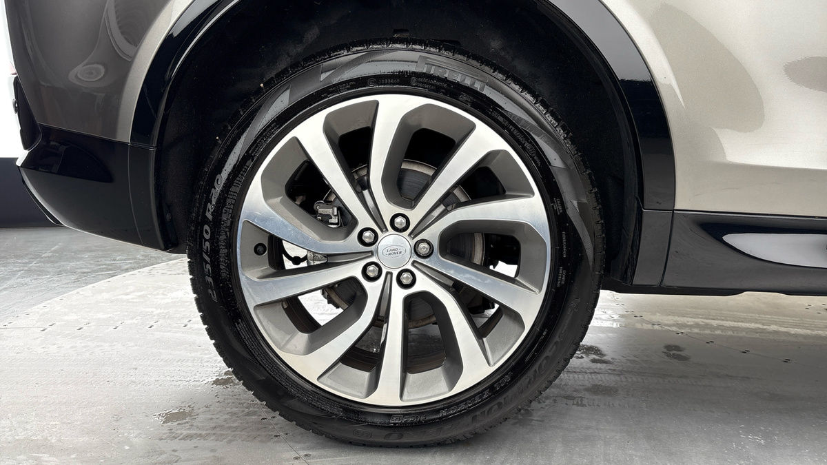 Land Rover Discovery Sport Image 10