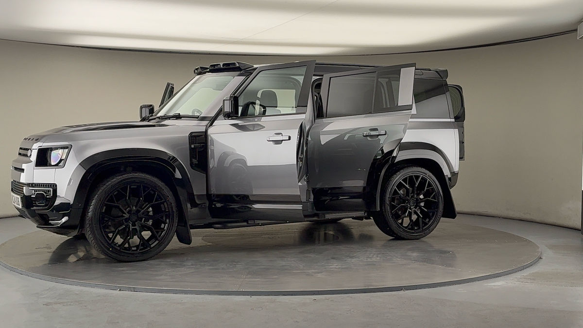 More views of Land Rover Defender 110