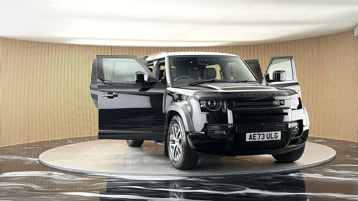 More views of Land Rover Defender 130