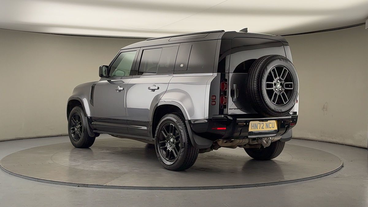 Land Rover Defender 110 Image 2