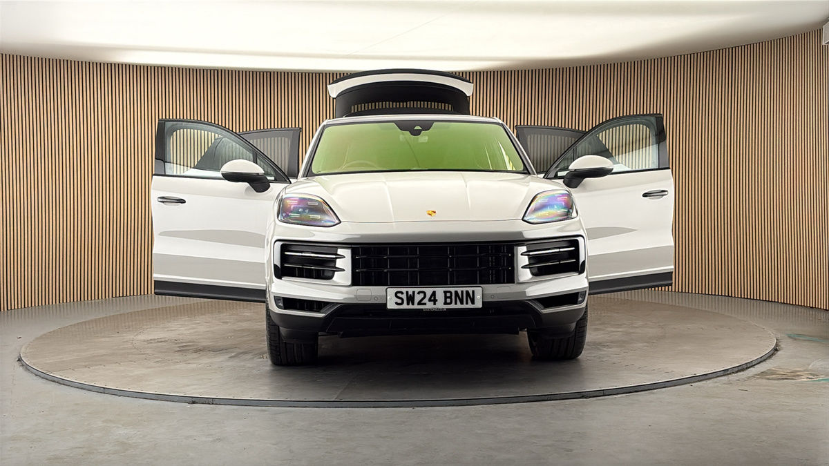 More views of Porsche Cayenne