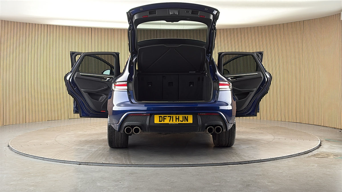 More views of Porsche Macan