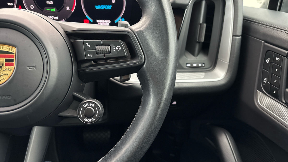 Porsche Cayenne Image 14