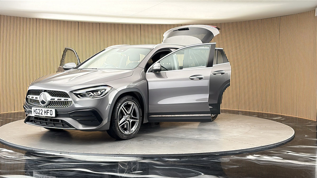 More views of Mercedes-Benz GLA