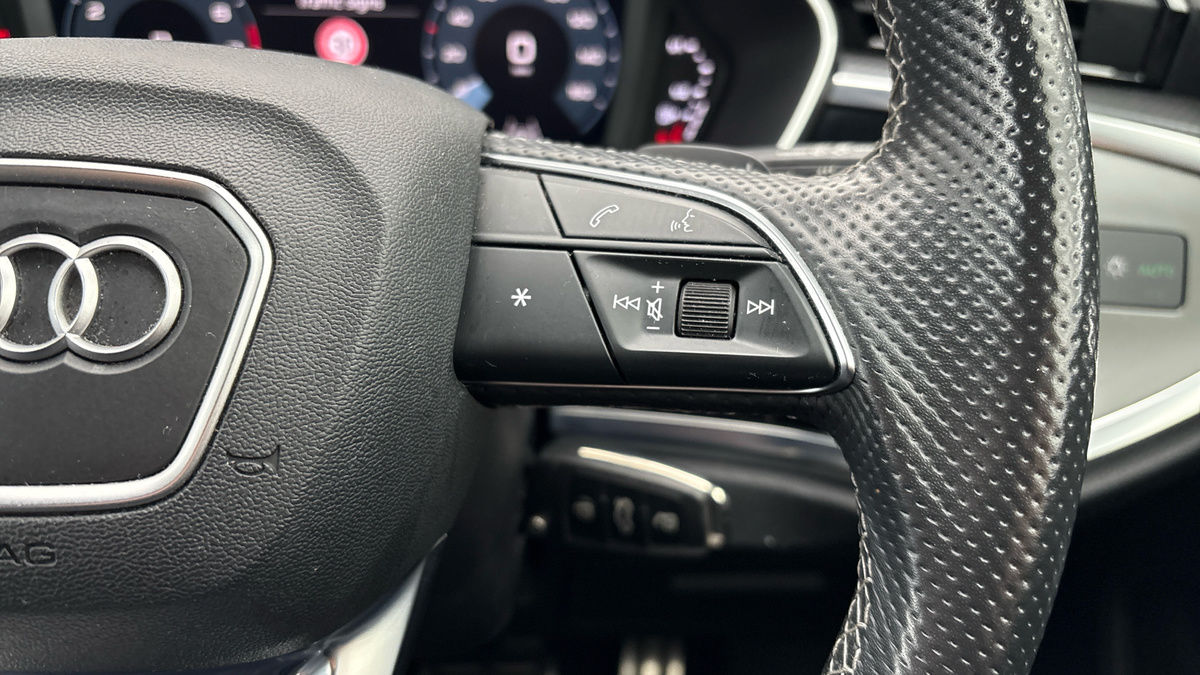 More views of Audi Q3