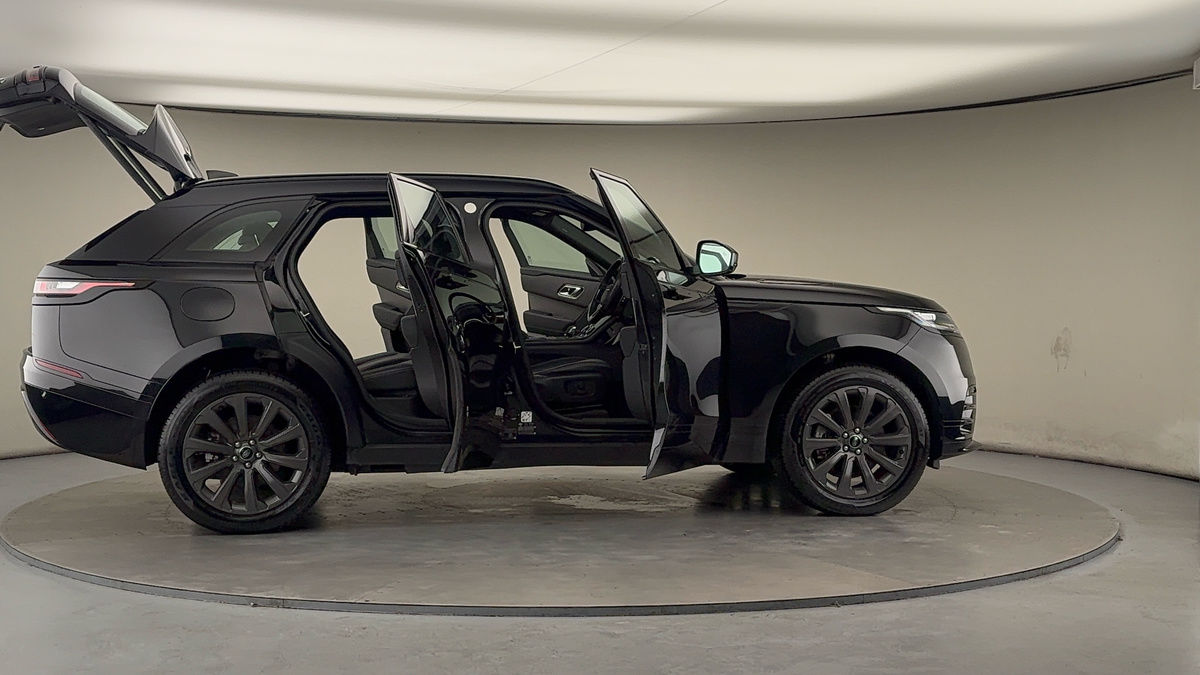 More views of Land Rover Range Rover Velar