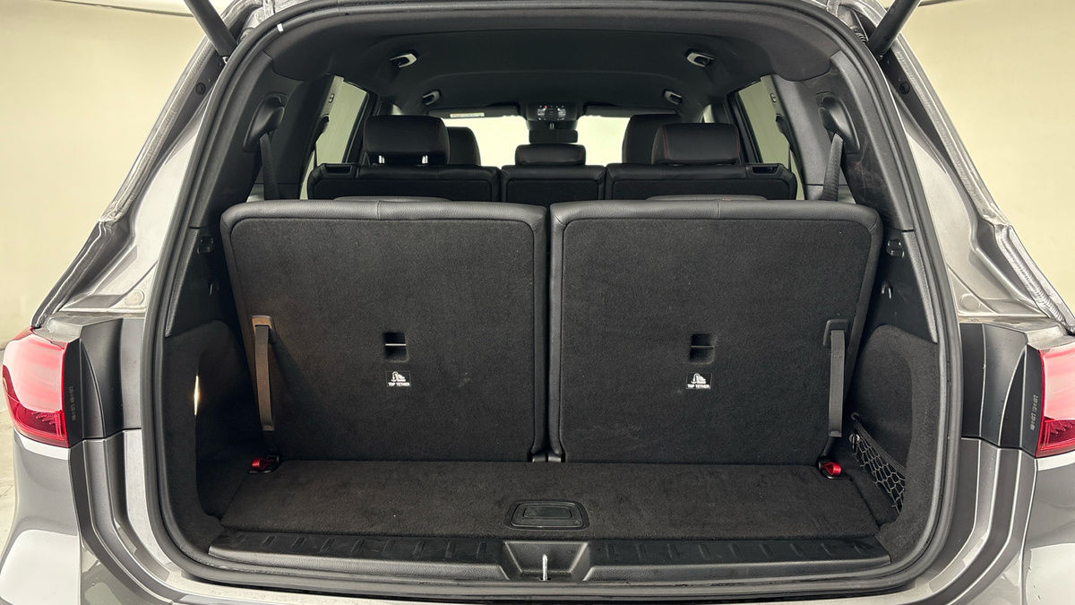 Mercedes-Benz GLB Image 11