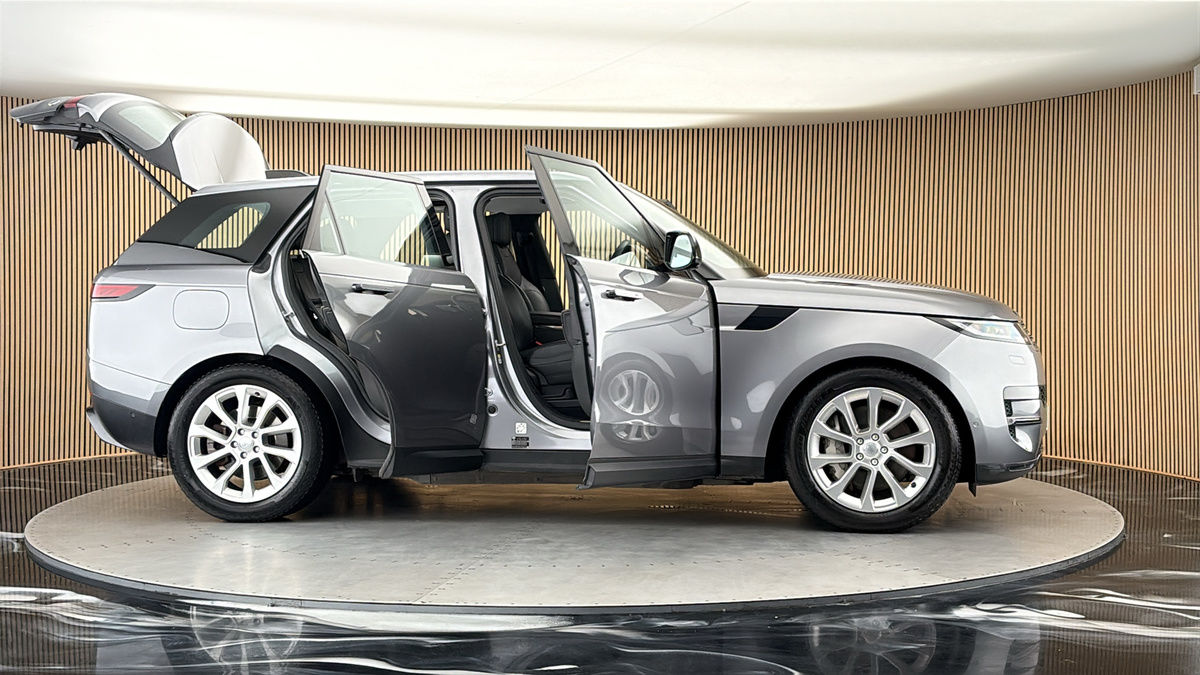 More views of Land Rover Range Rover Sport